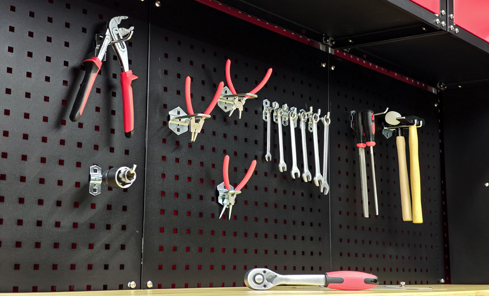 Как максимально увеличить пространство с помощью шкафа для хранения в гараже?